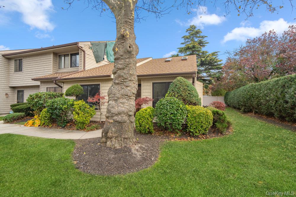 #5 photo, 1 Stanford Court, Wantagh , NY 11793