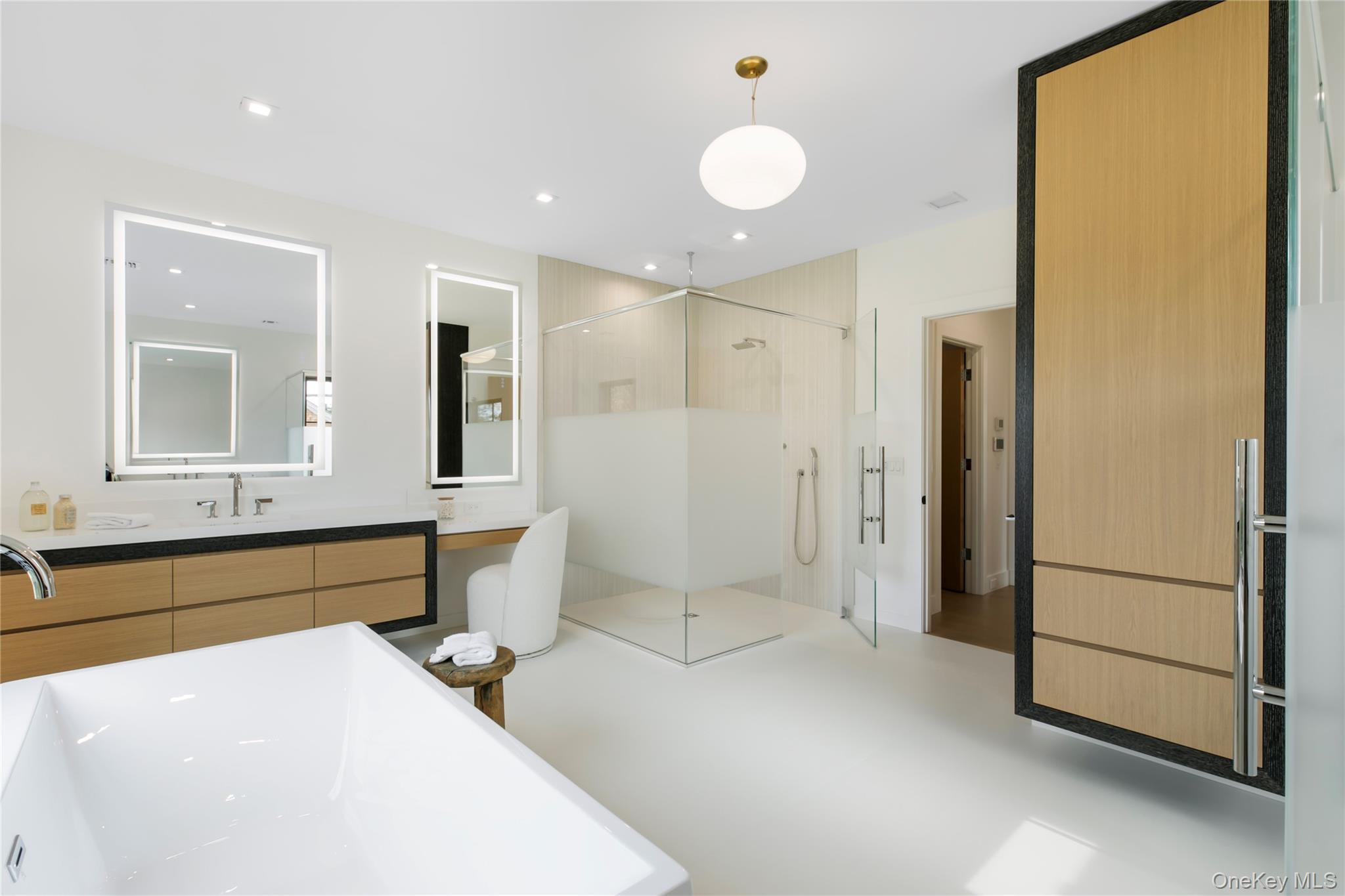 #19 photo, 158 Cobb Road, Water Mill , NY 11976