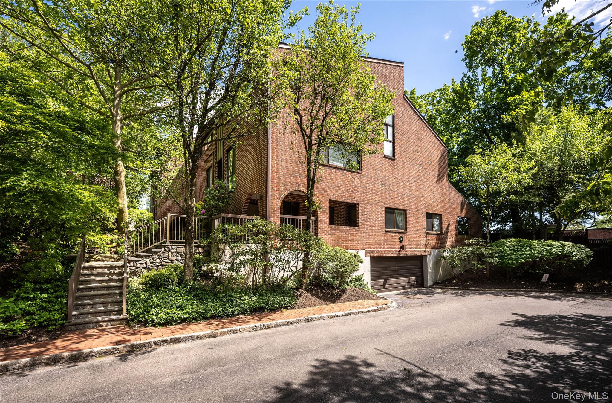 #1 photo, 150 N Bedford Road, Chappaqua , NY 10514