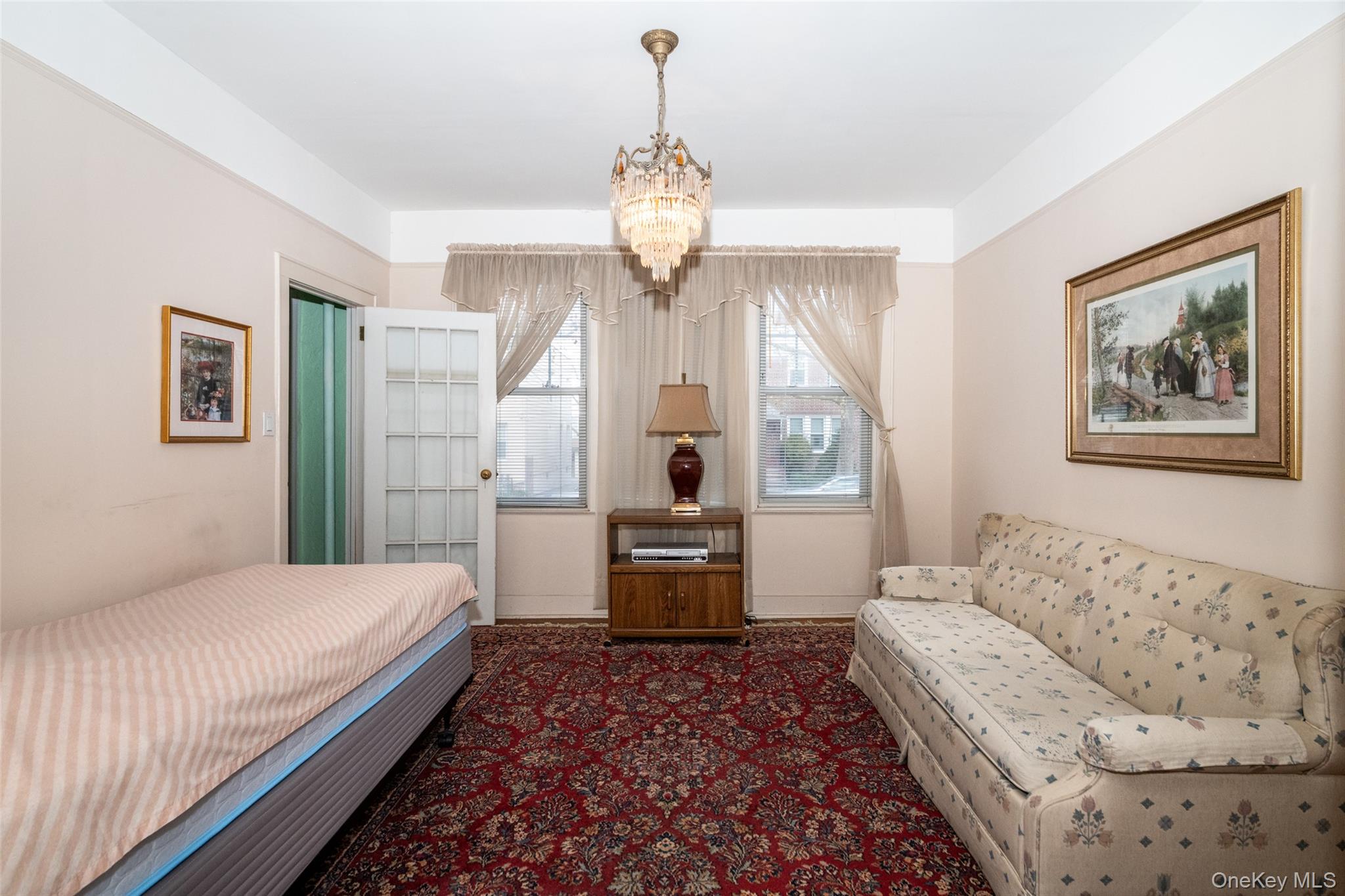 #5 photo, 285 Logan Avenue, Bronx , NY 10465