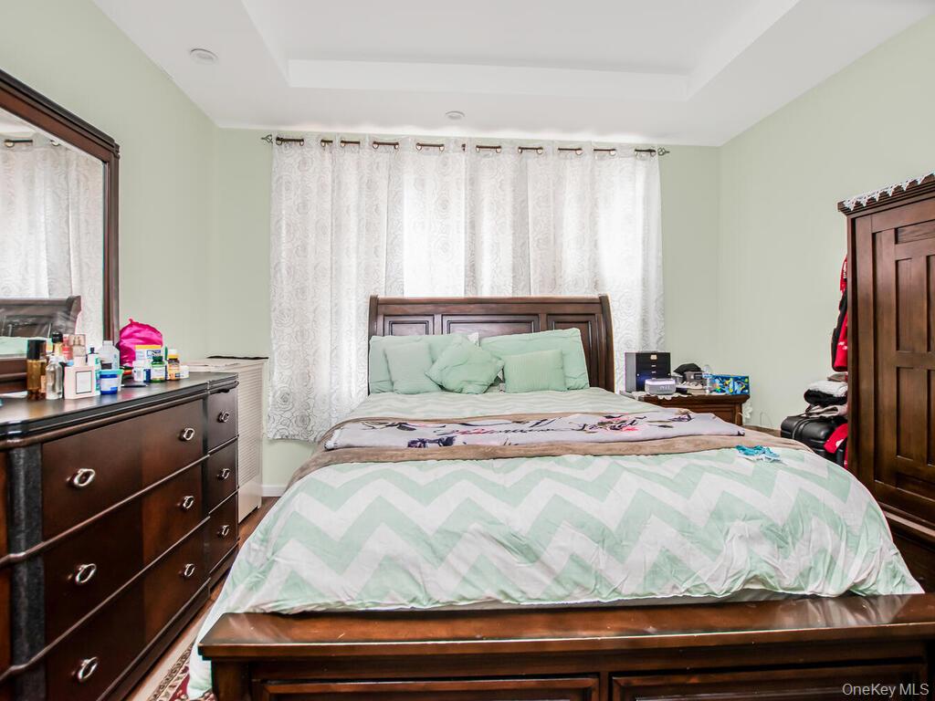 #10 photo, 1012 E 225th Street, Bronx , NY 10466