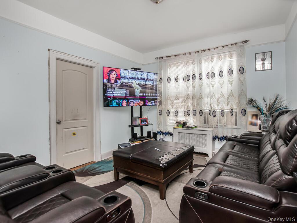 #11 photo, 1012 E 225th Street, Bronx , NY 10466