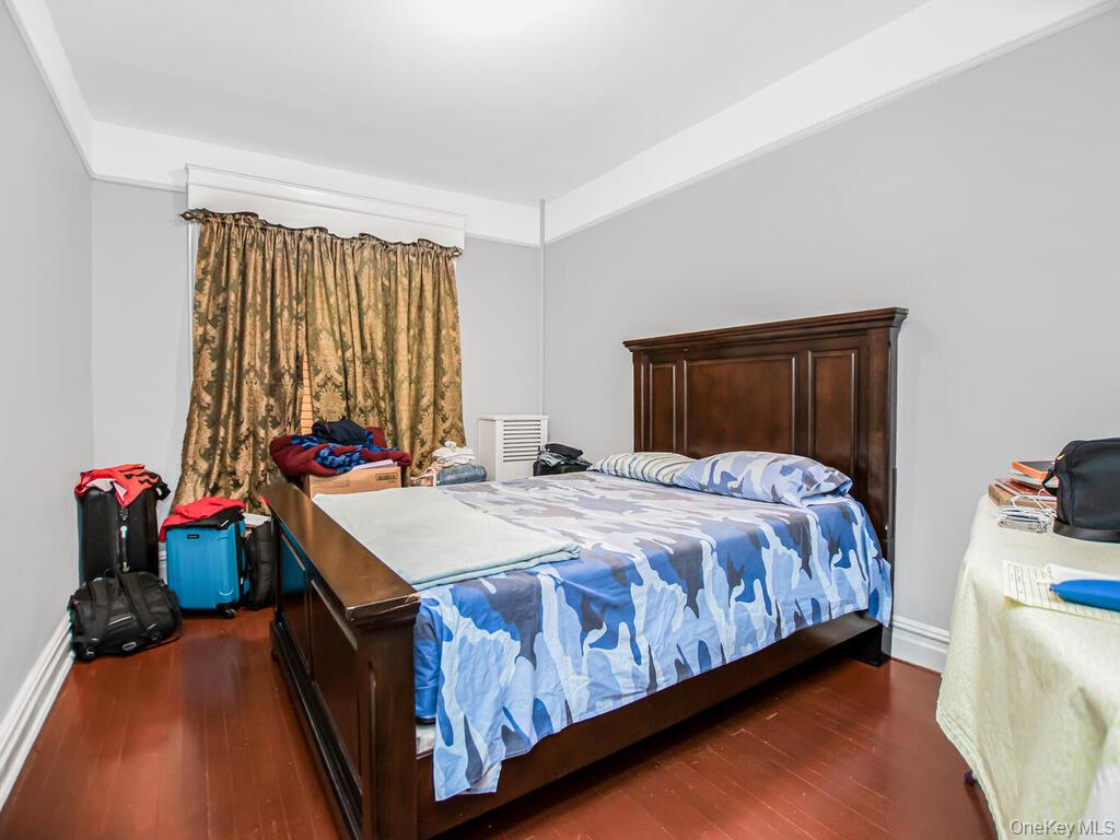 #16 photo, 1012 E 225th Street, Bronx , NY 10466