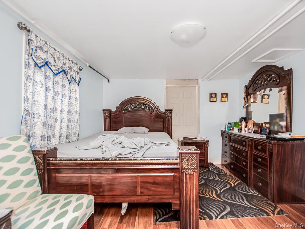 #17 photo, 1012 E 225th Street, Bronx , NY 10466