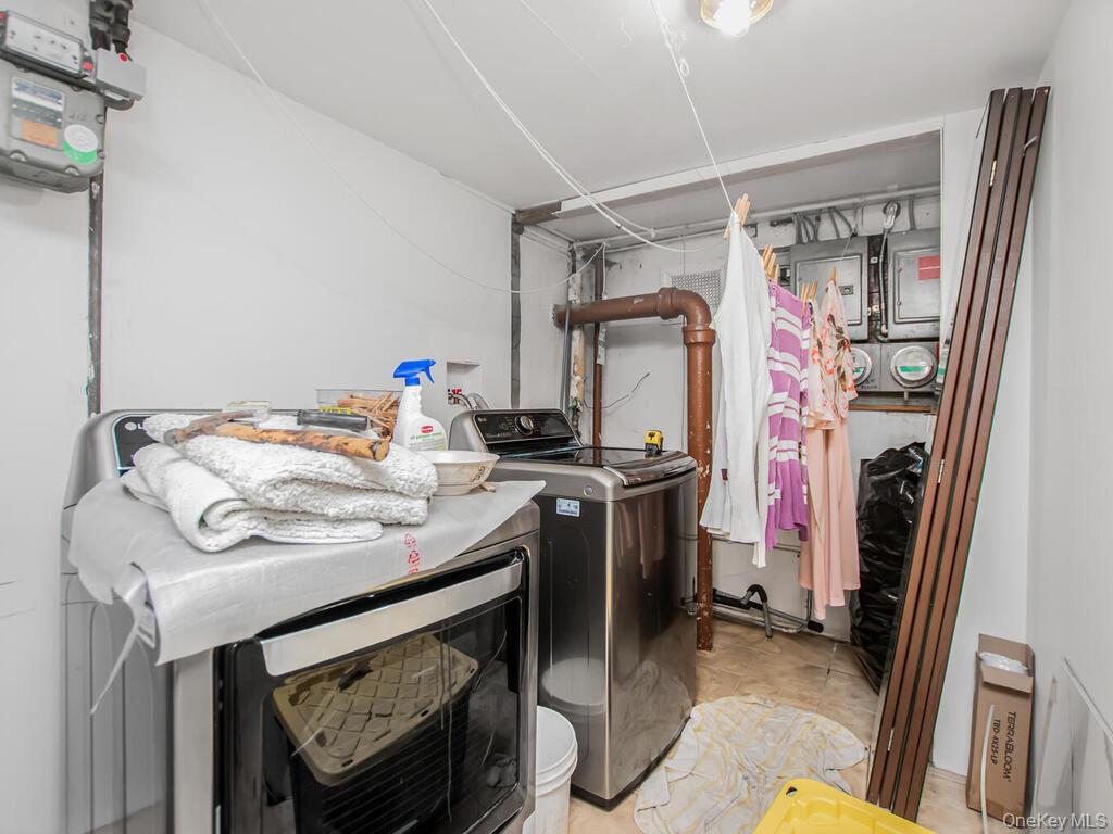 #19 photo, 1012 E 225th Street, Bronx , NY 10466