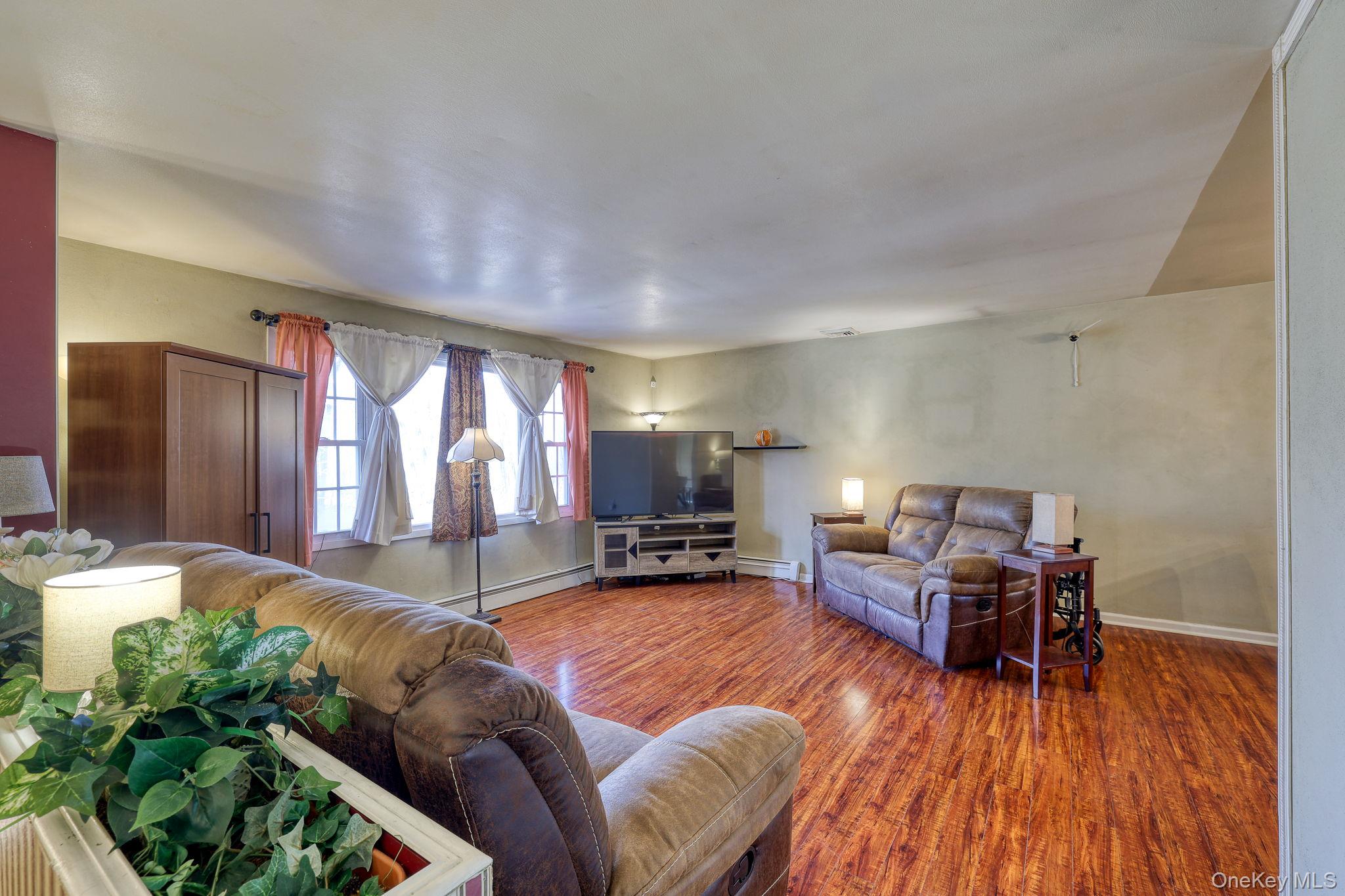 #7 photo, 1 Townsend Street, New Windsor , NY 12553