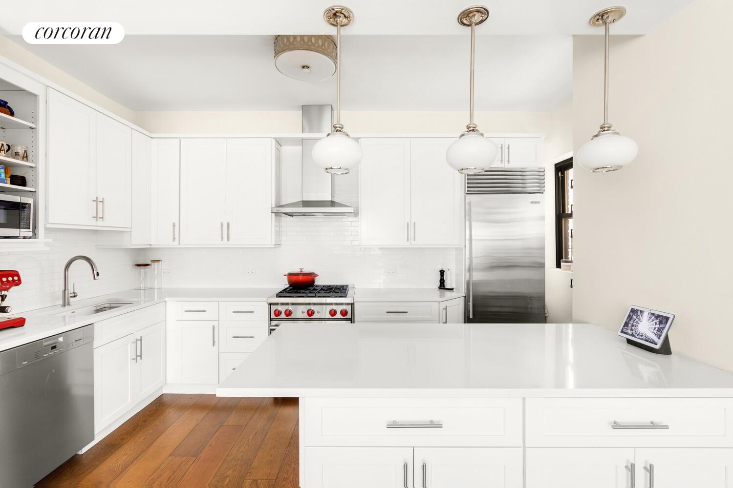 #5 photo, 229 E 79TH Street, Yorkville , NY 10075