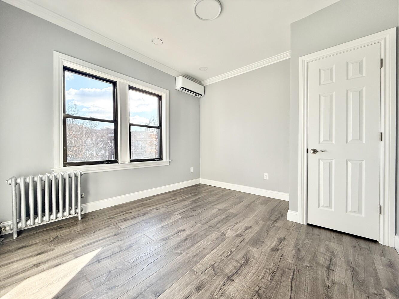 #8 photo, Sunnyside, Sunnyside , NY 11377