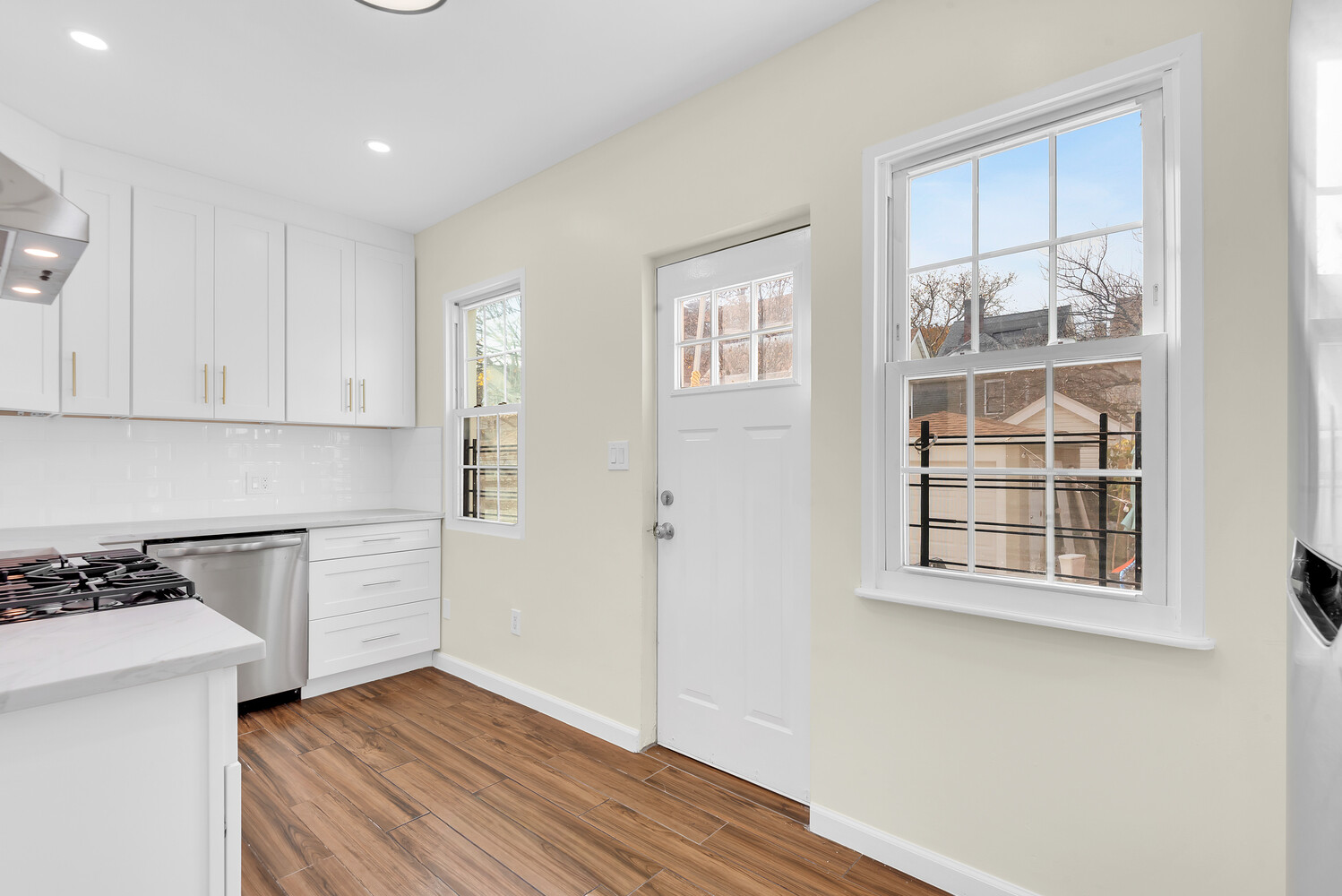 #7 photo, 324 E 8TH Street, Kensington , NY 11218