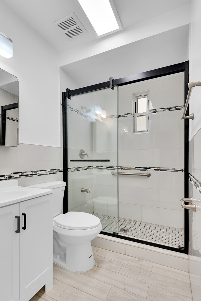 #8 photo, 324 E 8TH Street, Kensington , NY 11218