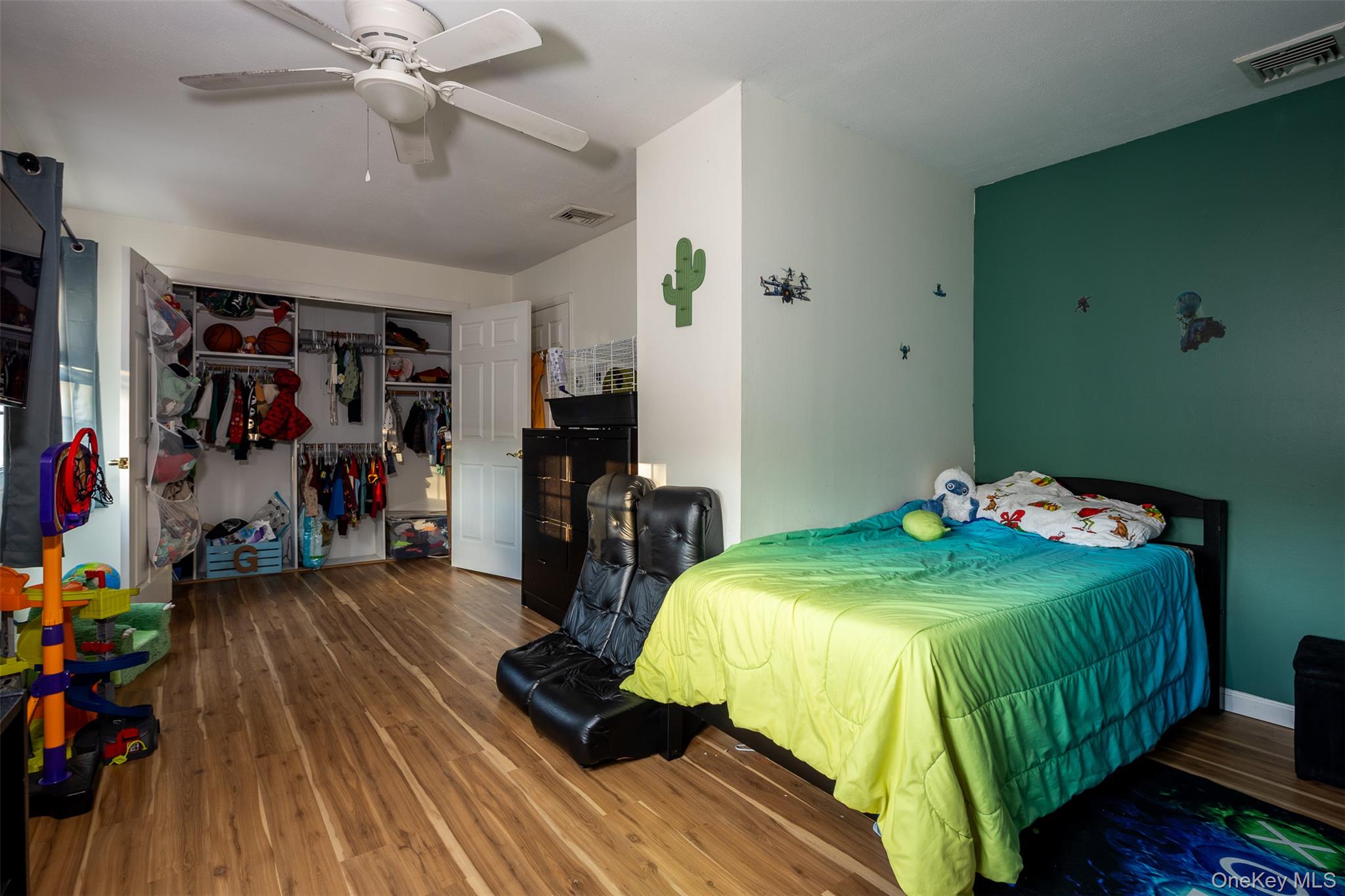 #14 photo, 205 Haddon Hollow Court, Middle Island , NY 11953