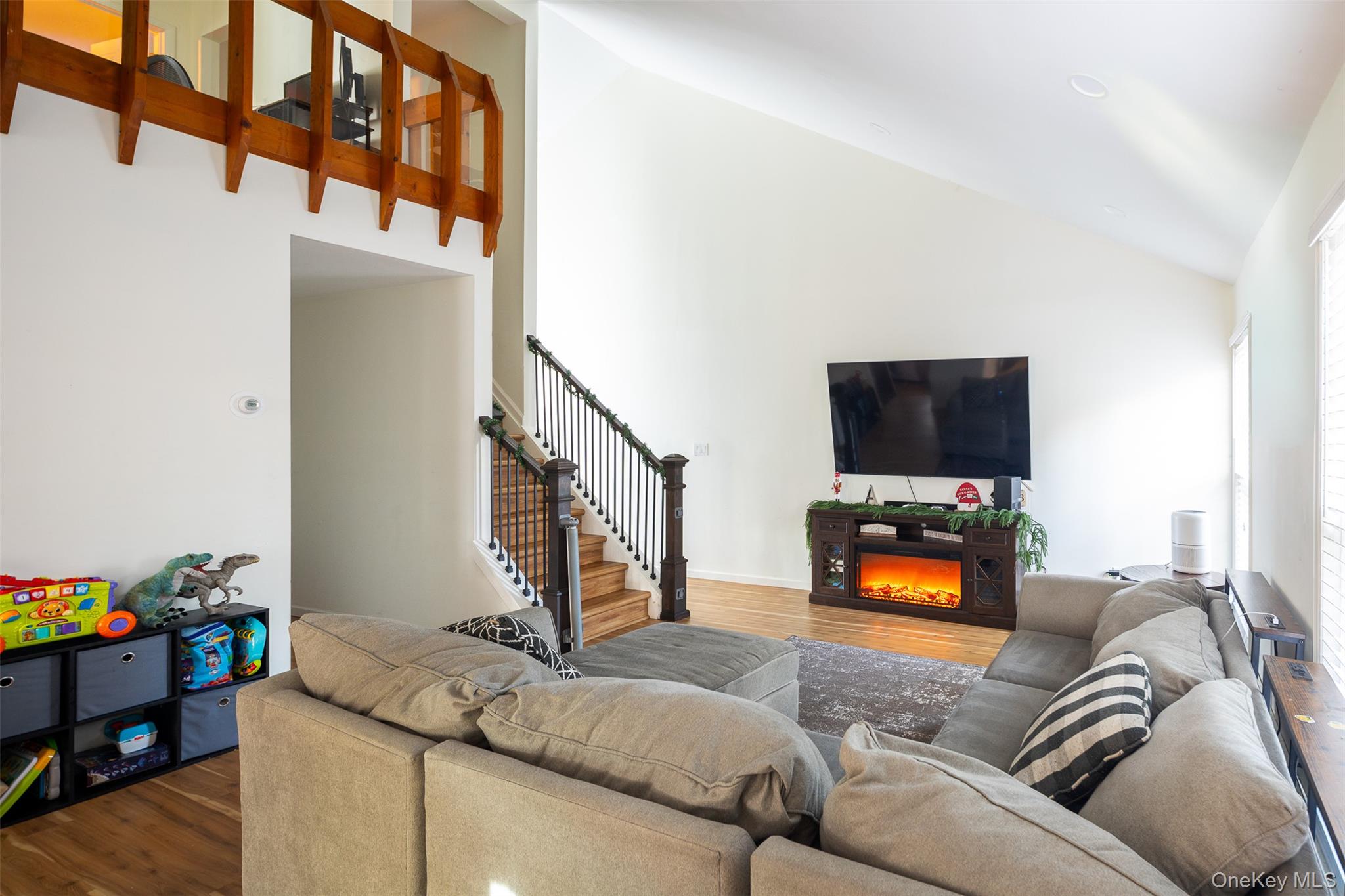 #3 photo, 205 Haddon Hollow Court, Middle Island , NY 11953