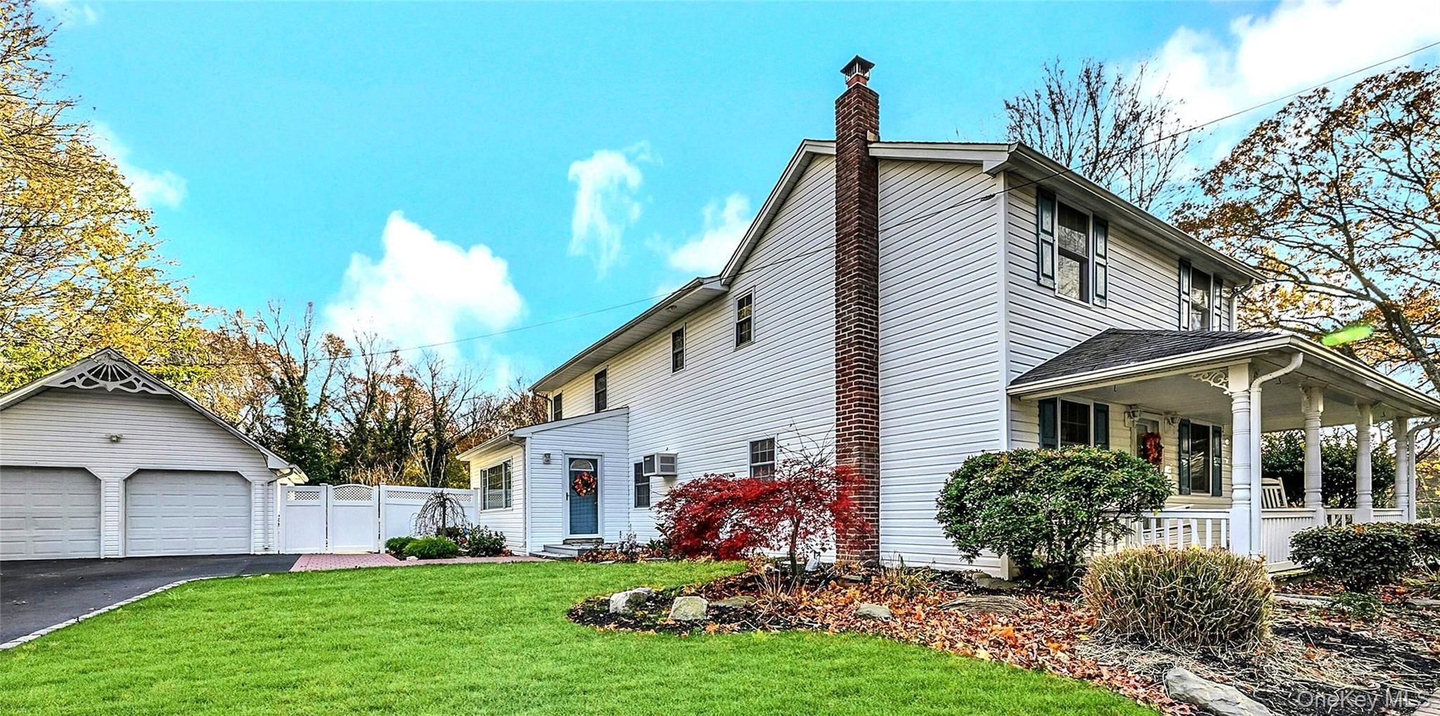 #2 photo, 15 Shore Road, Mount Sinai , NY 11766