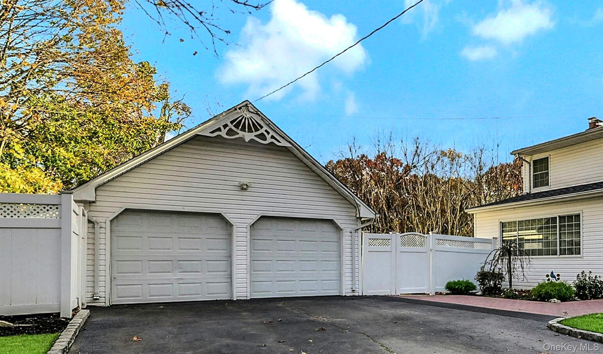 #3 photo, 15 Shore Road, Mount Sinai , NY 11766