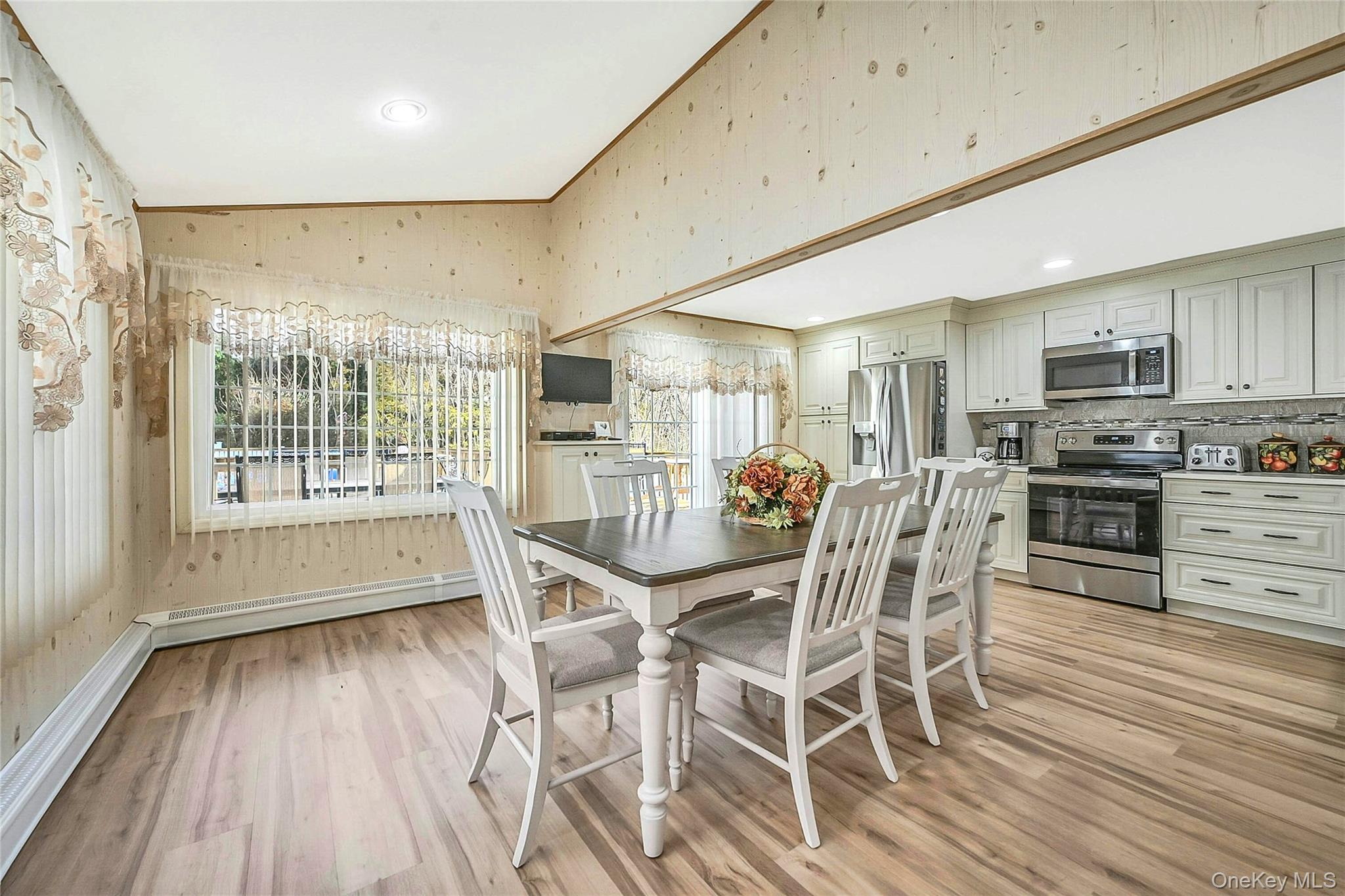 #5 photo, 15 Shore Road, Mount Sinai , NY 11766