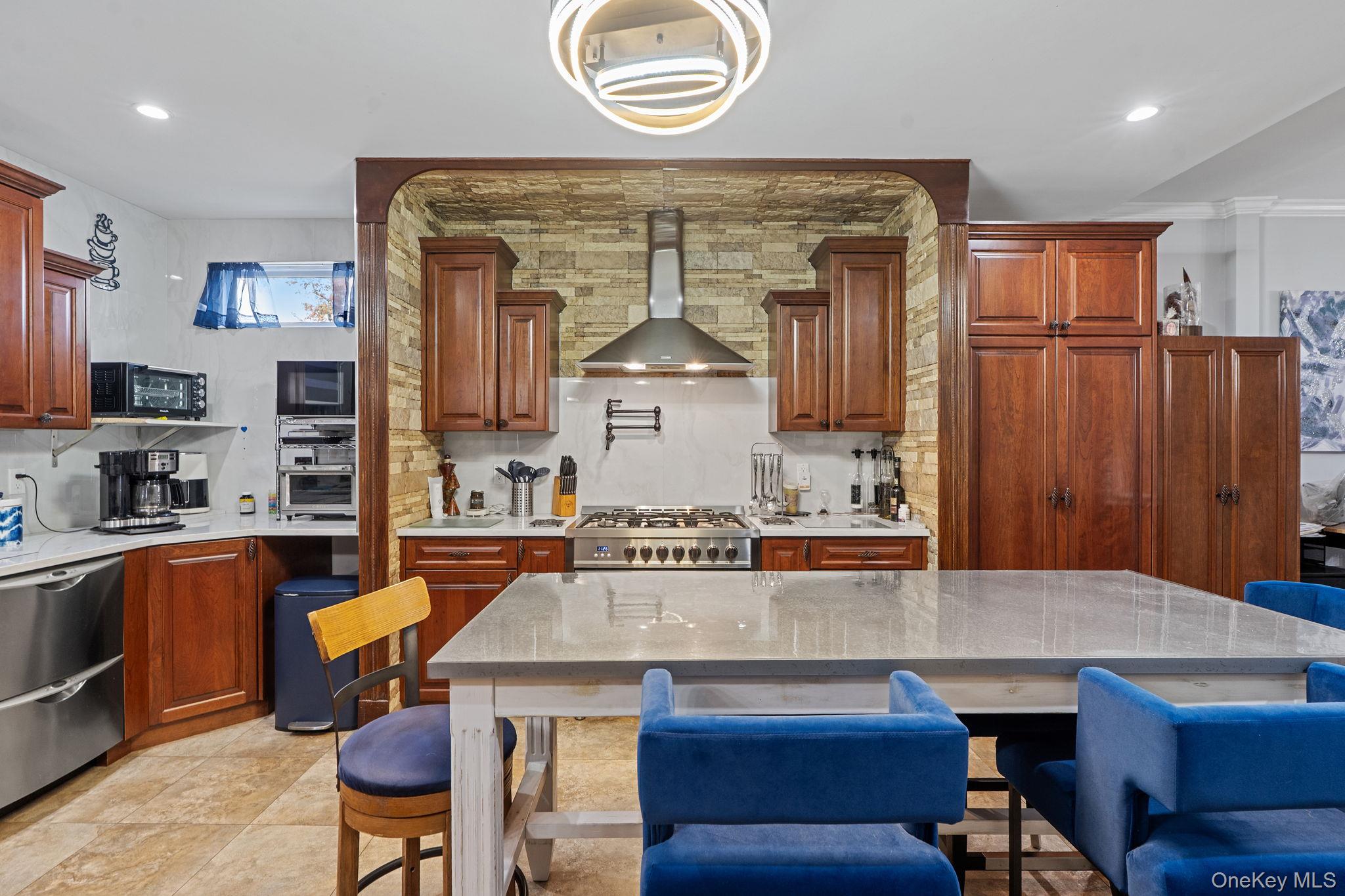 #11 photo, 386 Page Avenue, Staten Island , NY 10307