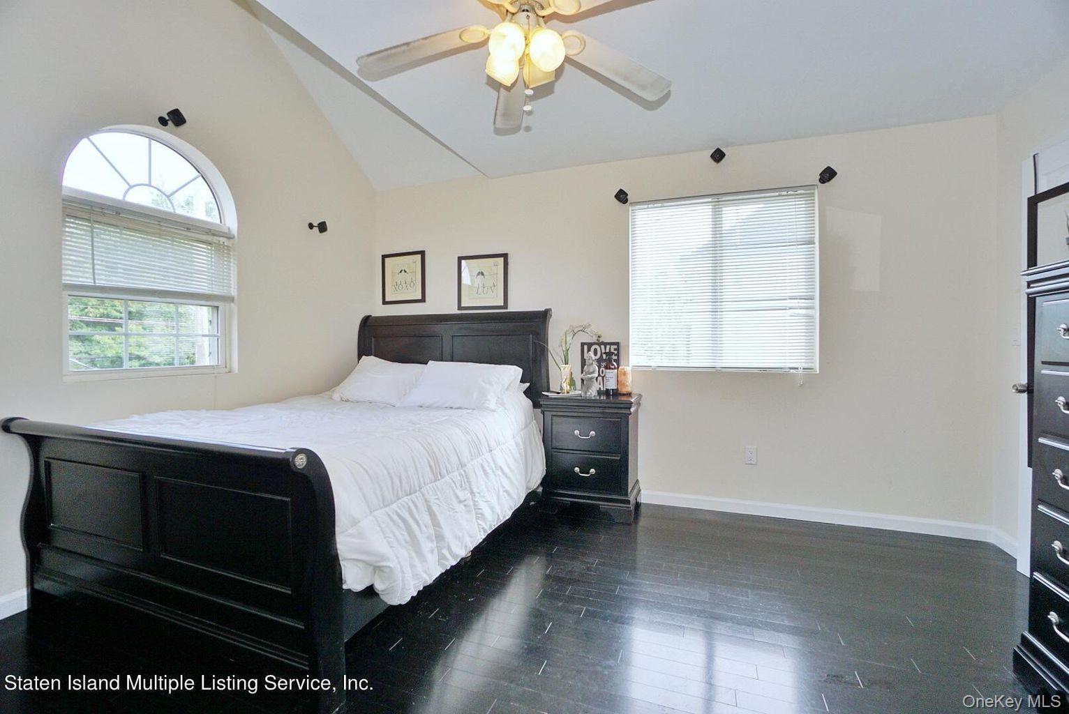 #20 photo, 386 Page Avenue, Staten Island , NY 10307