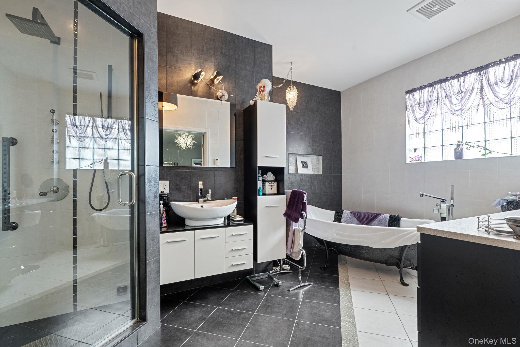 #7 photo, 386 Page Avenue, Staten Island , NY 10307