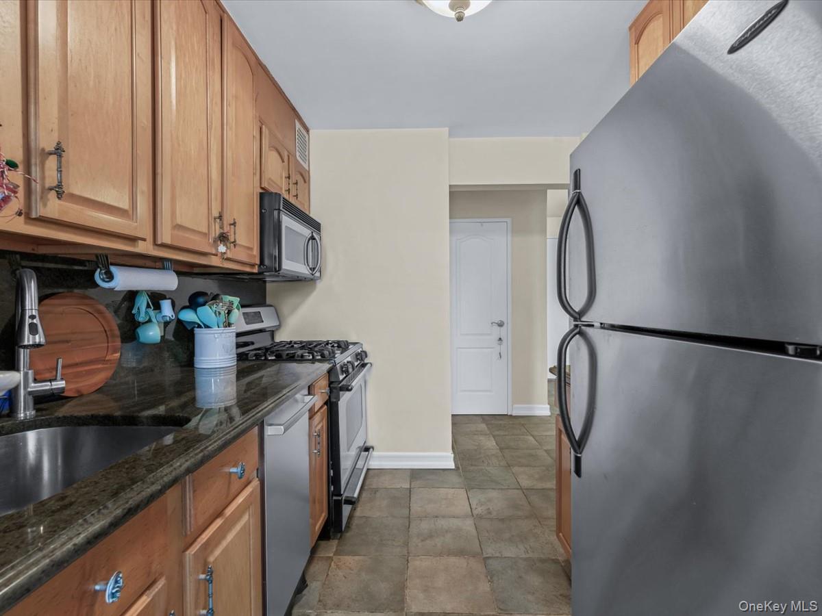 #9 photo, 241-20 Northern Boulevard, Little Neck , NY 11362