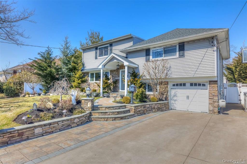 #17 photo, 266 Thompson Avenue, Oceanside , NY 11572