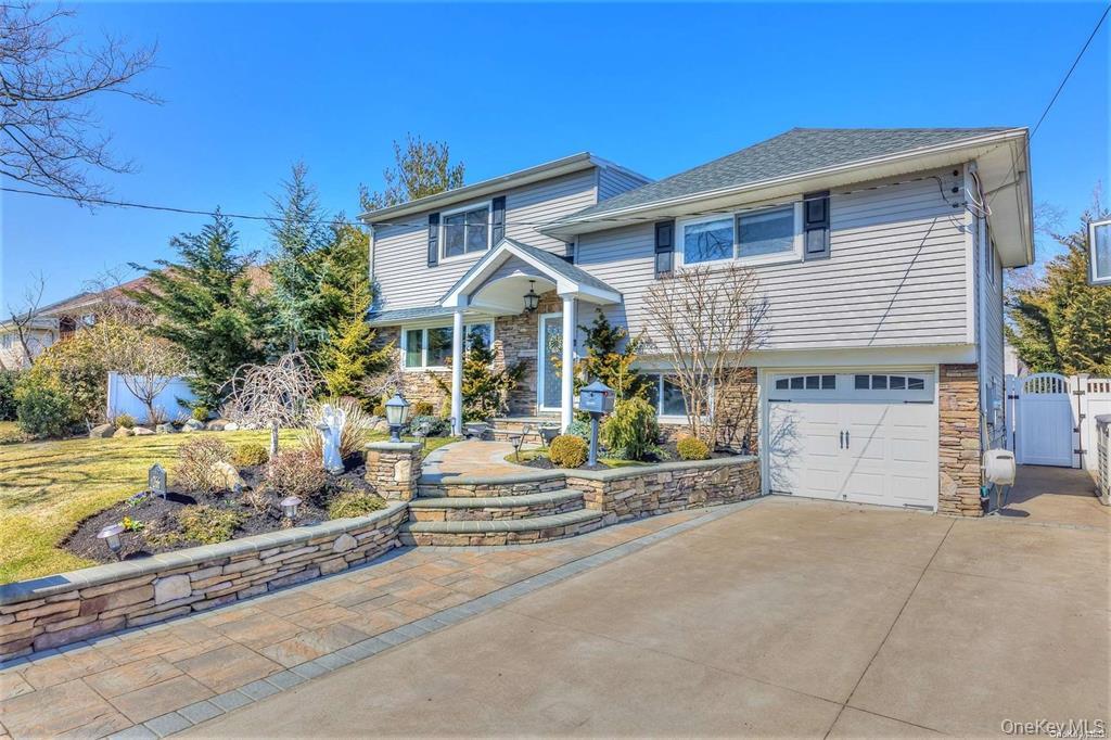 #2 photo, 266 Thompson Avenue, Oceanside , NY 11572