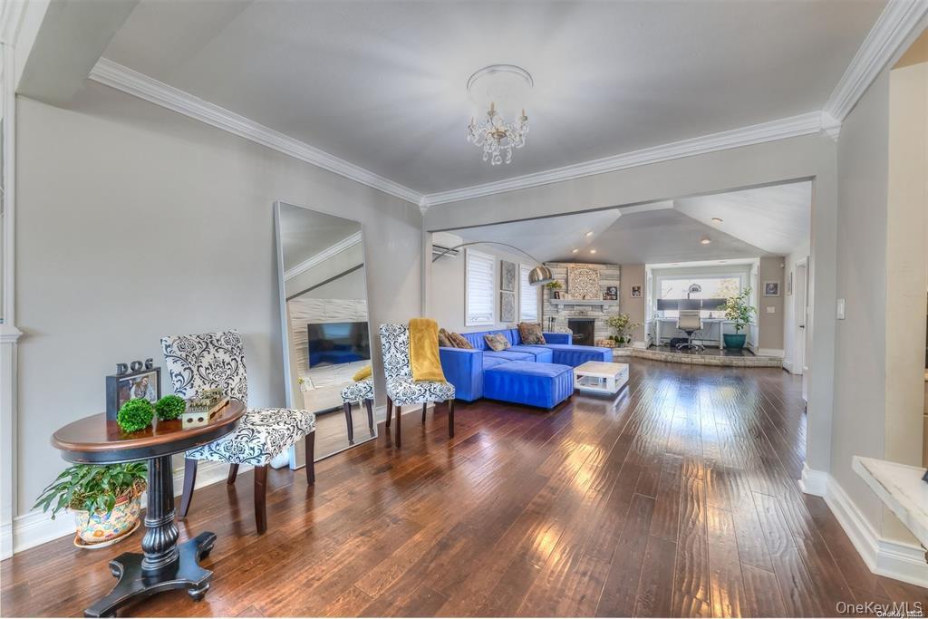 #8 photo, 266 Thompson Avenue, Oceanside , NY 11572