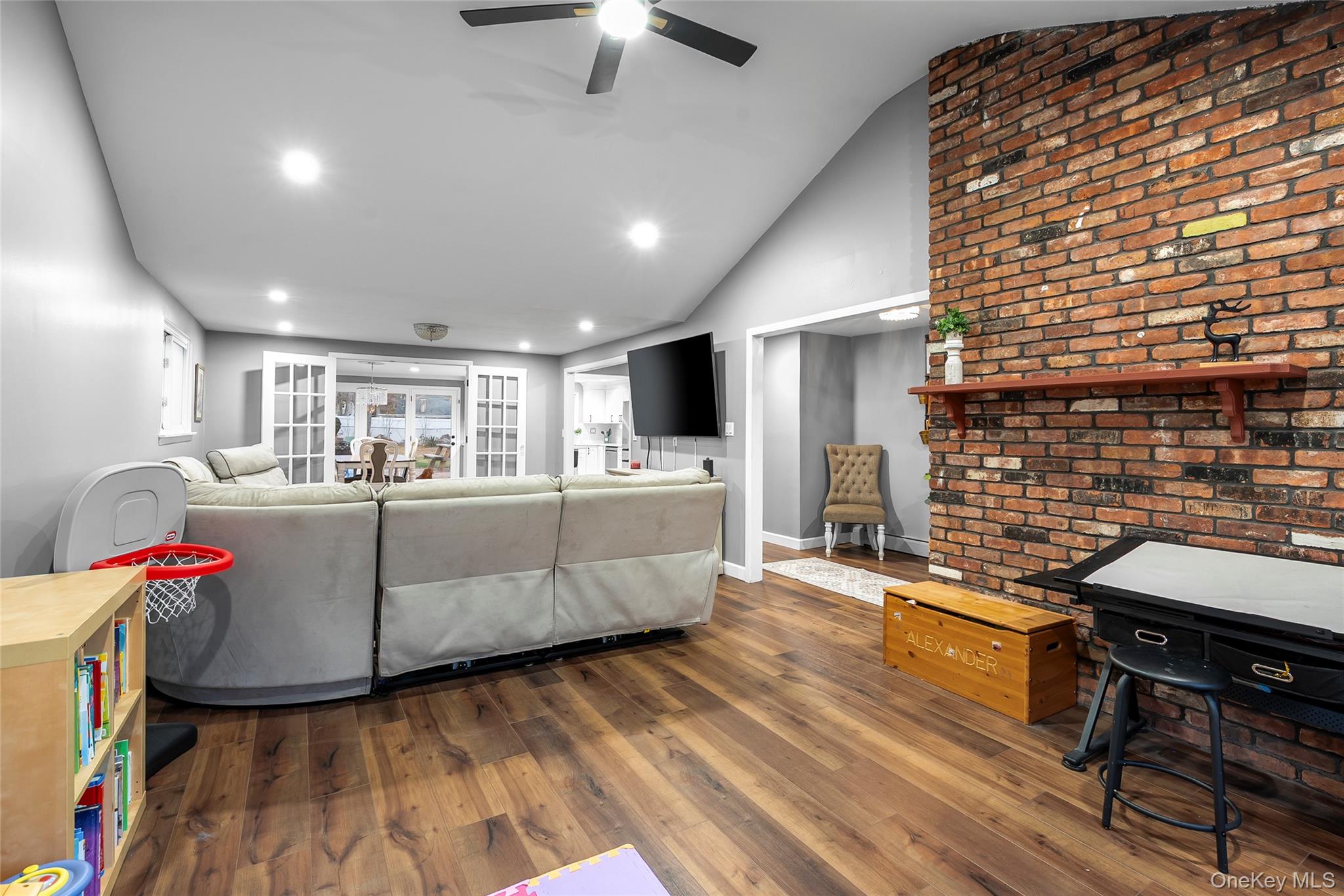 #5 photo, 19 Corvette Road, Selden , NY 11784