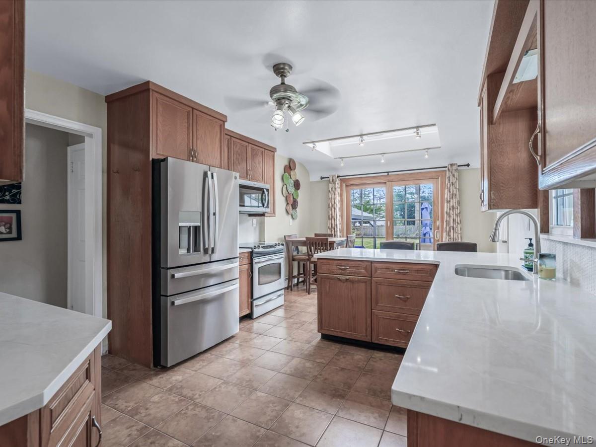 #7 photo, 143 Oak Street, Amityville , NY 11701