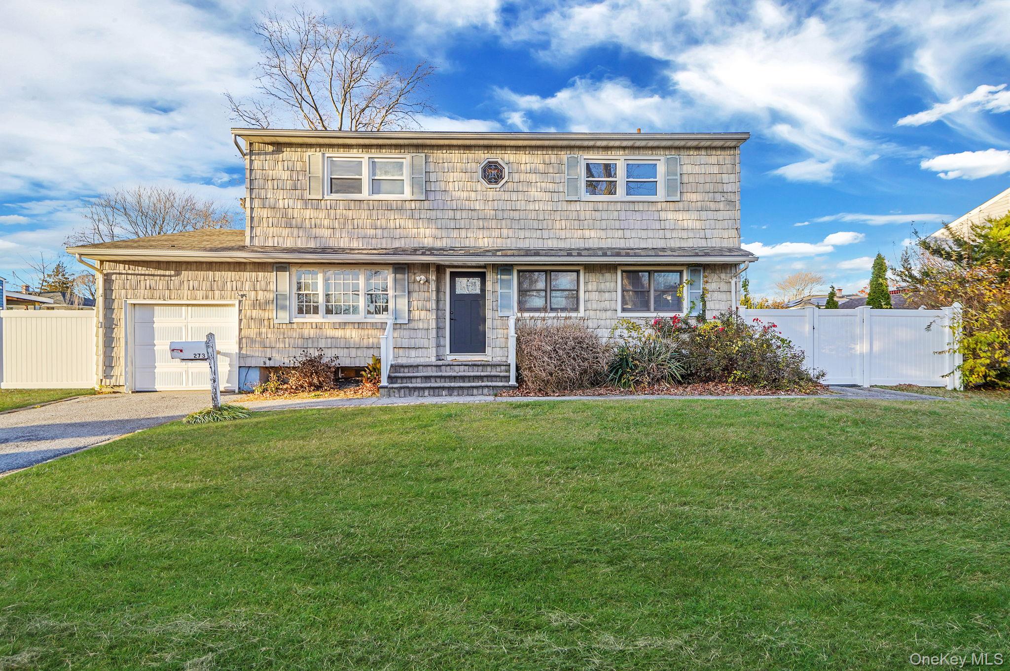 #1 photo, 273 Delaware Avenue, Bay Shore , NY 11706