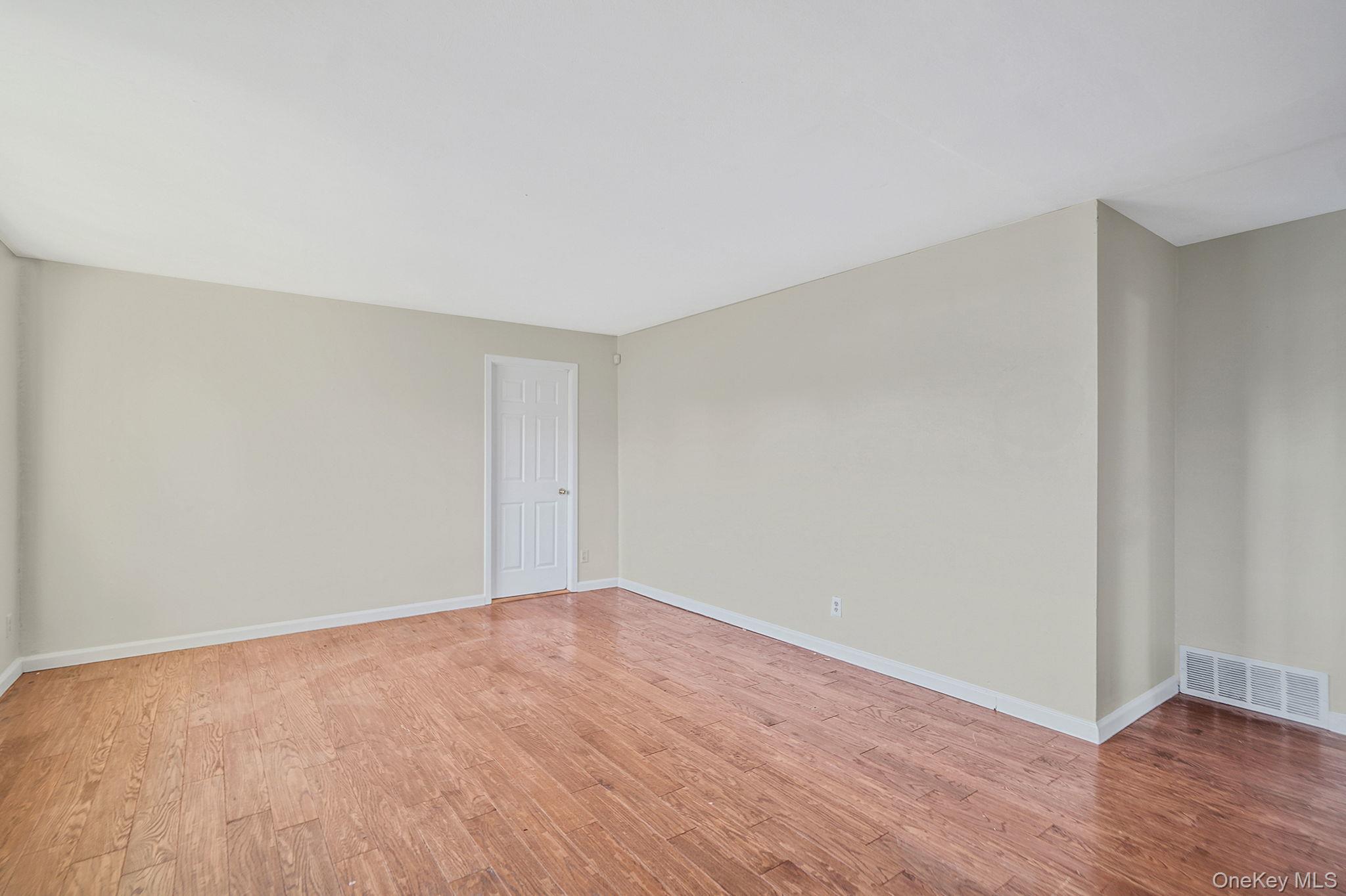 #10 photo, 273 Delaware Avenue, Bay Shore , NY 11706