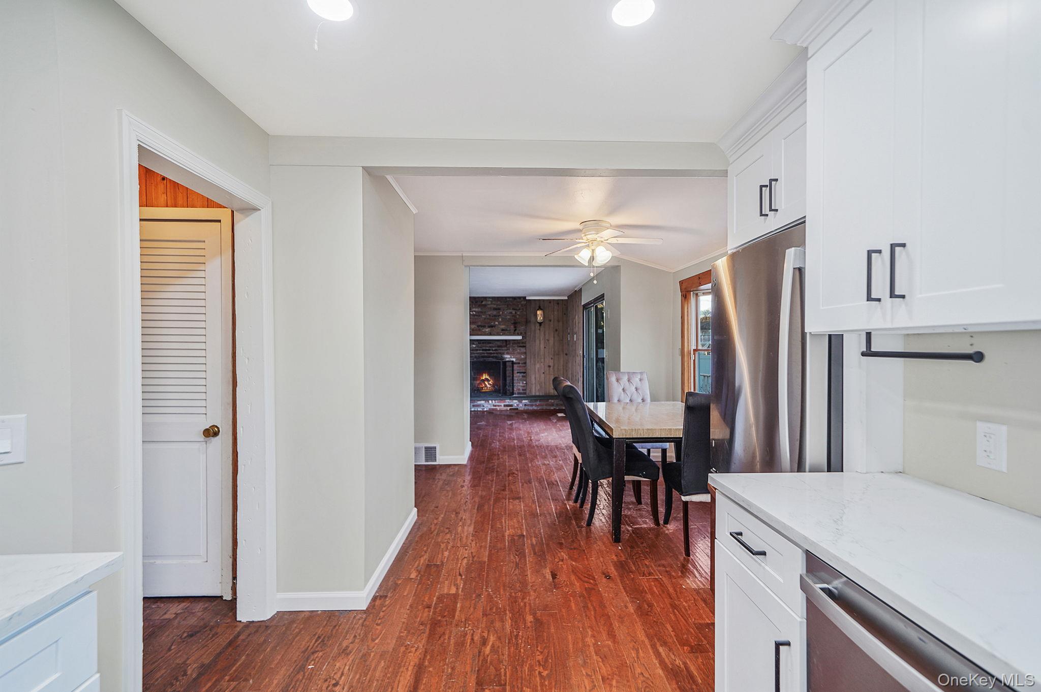 #20 photo, 273 Delaware Avenue, Bay Shore , NY 11706