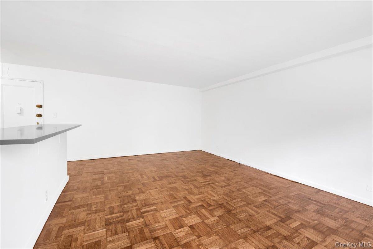 #11 photo, 2630 Kingsbridge Terrace, Bronx , NY 10463