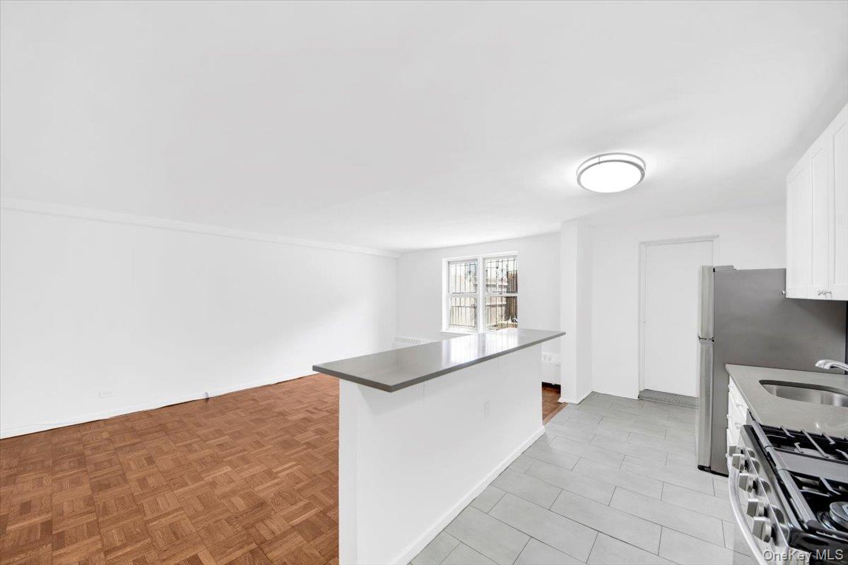 #4 photo, 2630 Kingsbridge Terrace, Bronx , NY 10463