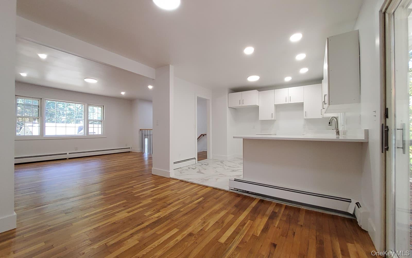 #7 photo, 3 Carroll Drive, Woodbury , NY 10930