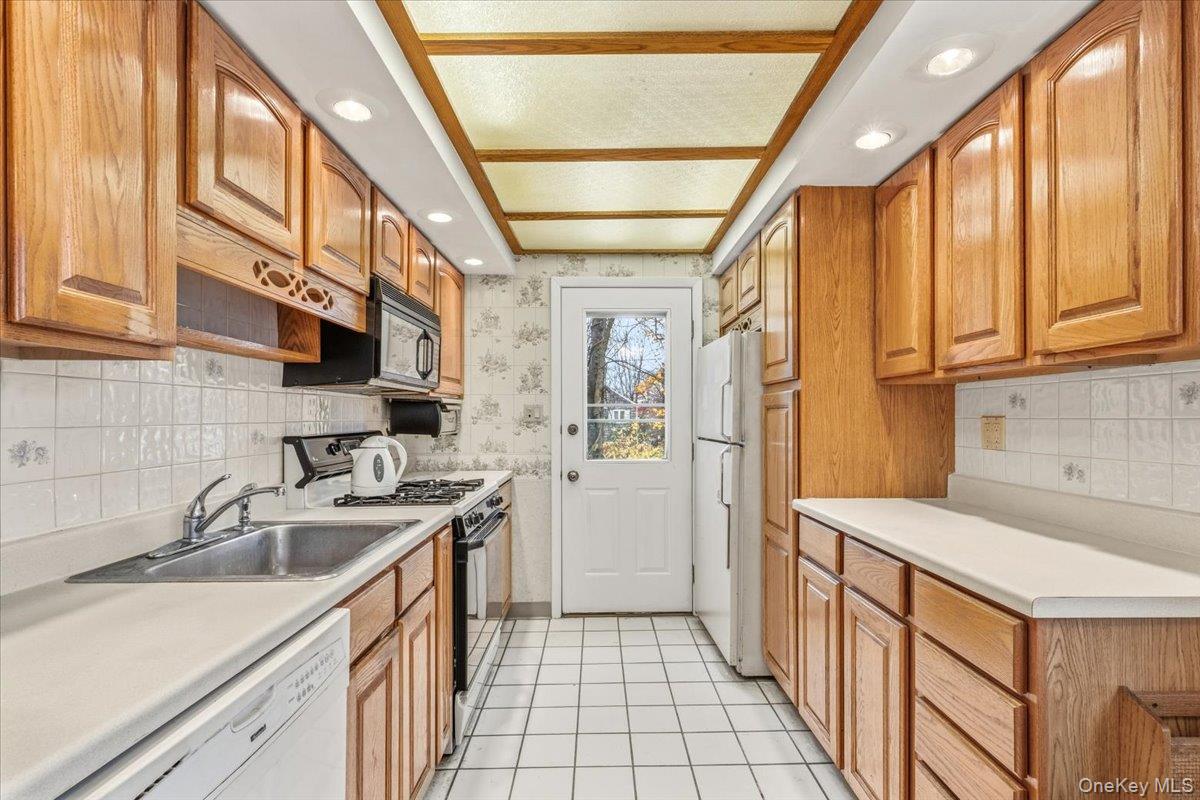 #12 photo, 889 Fox Meadow Road, Yorktown Heights , NY 10598