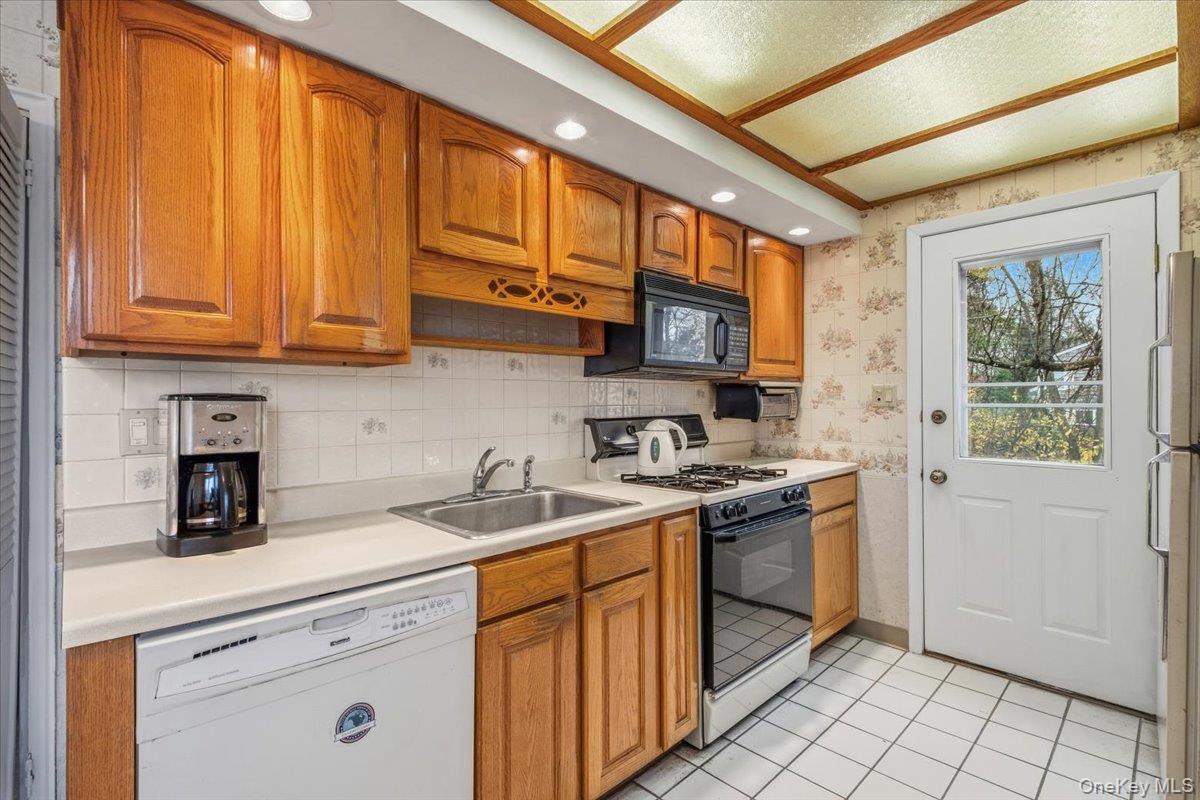 #13 photo, 889 Fox Meadow Road, Yorktown Heights , NY 10598