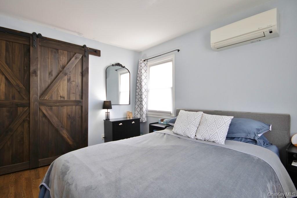 #10 photo, 325 County Center Road, White Plains , NY 10603