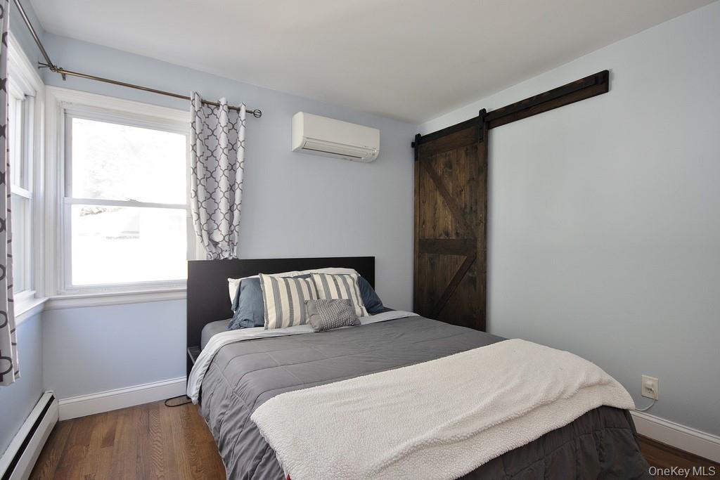 #12 photo, 325 County Center Road, White Plains , NY 10603