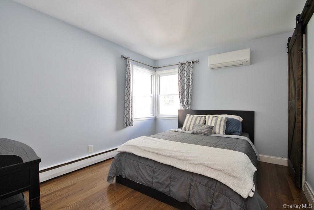 #13 photo, 325 County Center Road, White Plains , NY 10603