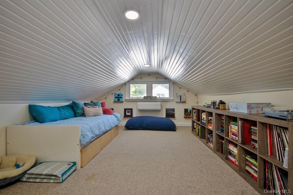 #19 photo, 325 County Center Road, White Plains , NY 10603