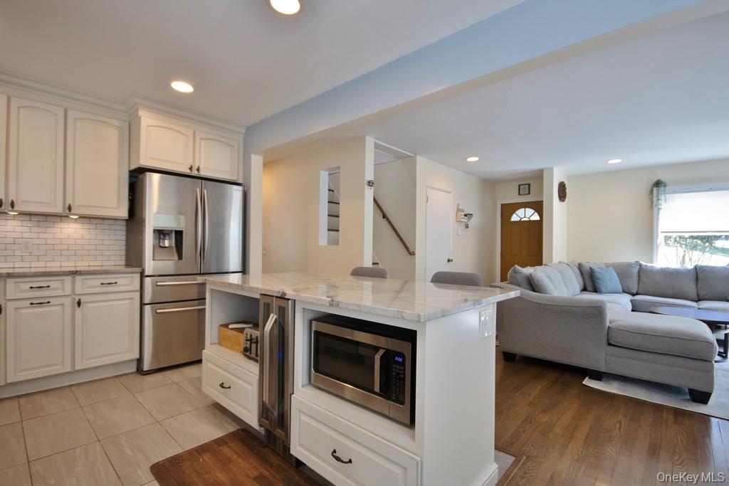 #4 photo, 325 County Center Road, White Plains , NY 10603