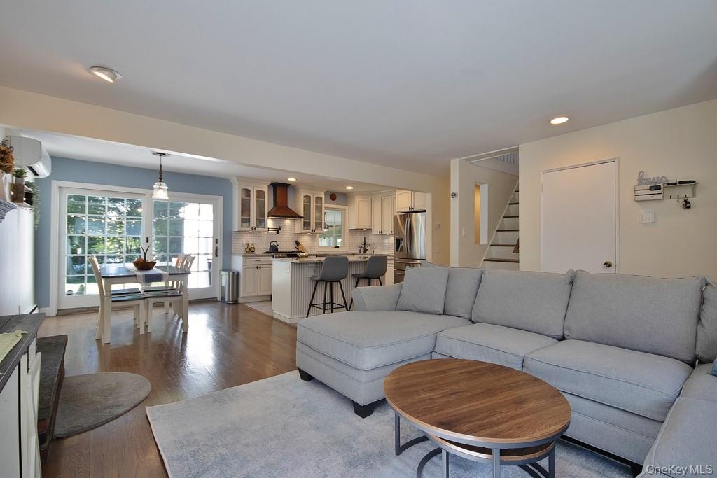 #9 photo, 325 County Center Road, White Plains , NY 10603