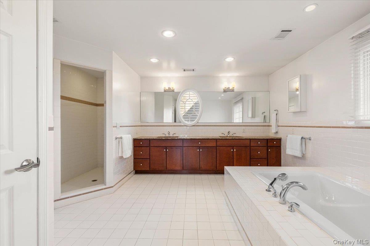 #13 photo, 60 Haviland Lane, White Plains , NY 10605