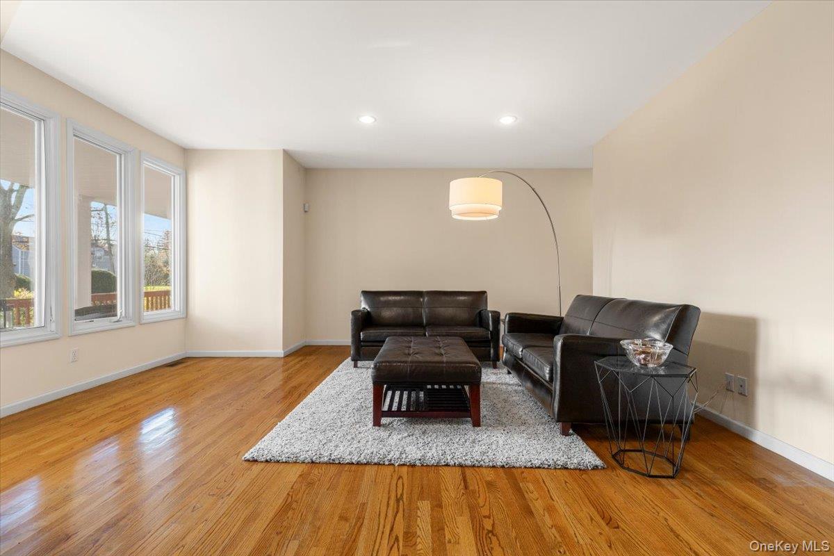 #3 photo, 60 Haviland Lane, White Plains , NY 10605