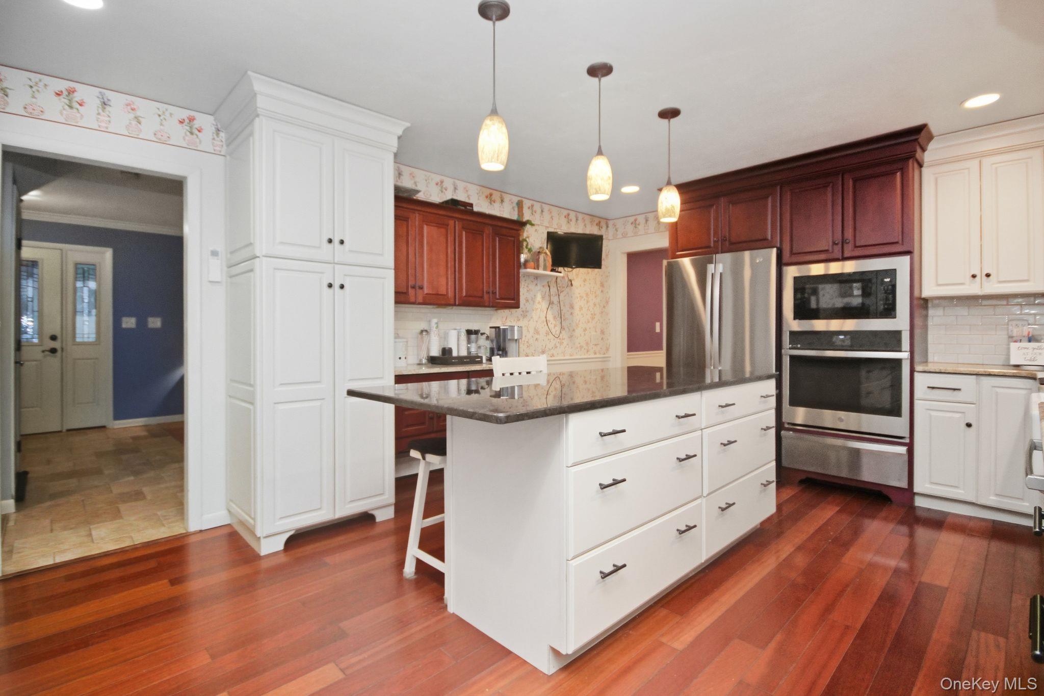 #10 photo, 157 Roosevelt Road, Hyde Park , NY 12538