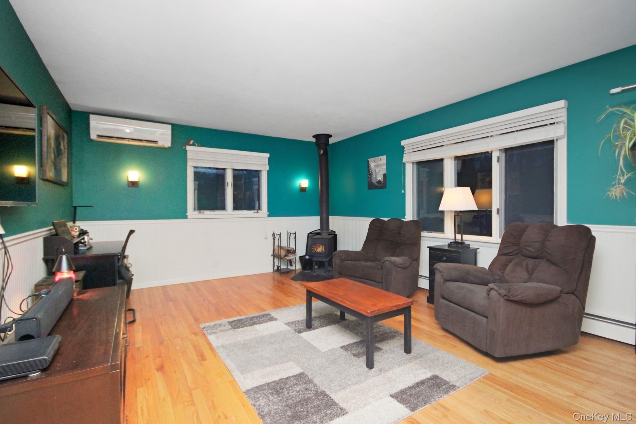 #13 photo, 157 Roosevelt Road, Hyde Park , NY 12538