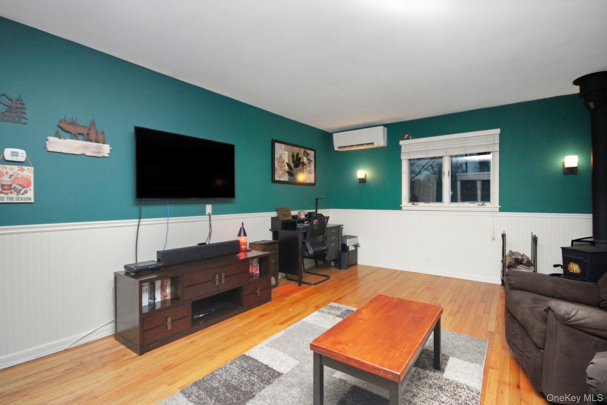 #14 photo, 157 Roosevelt Road, Hyde Park , NY 12538