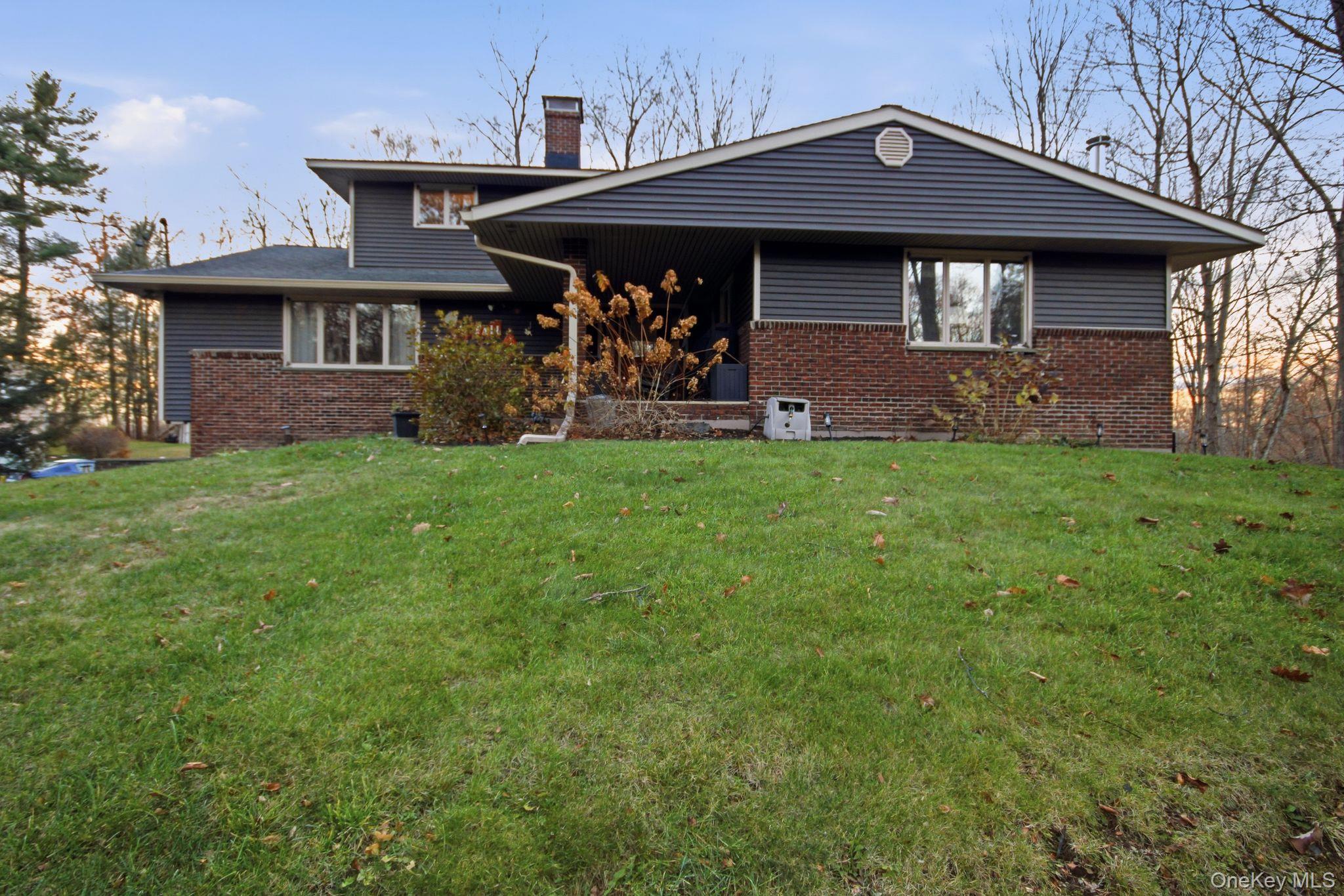 #2 photo, 157 Roosevelt Road, Hyde Park , NY 12538