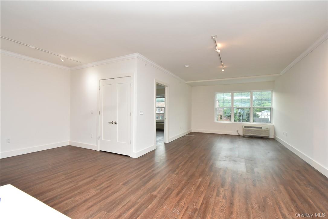 #6 photo, 35 Van Nydeck Avenue, Beacon , NY 12508