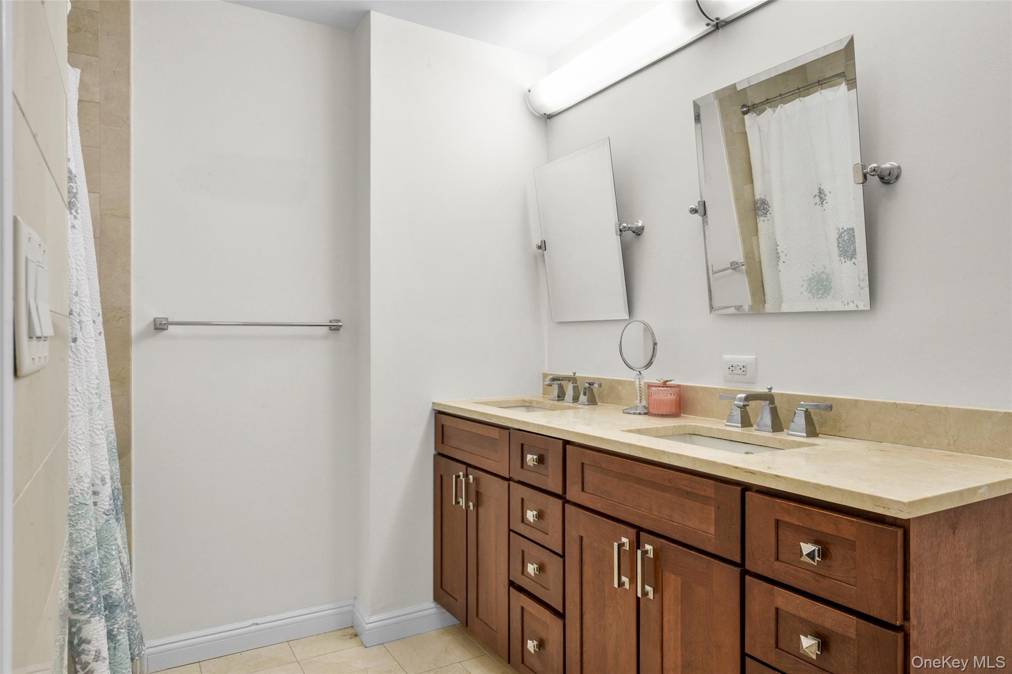 #12 photo, 225 Stanley Avenue, Mamaroneck , NY 10543